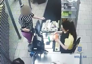 Женщина из Саратова попалась на краже банковской карты и потратила свыше 7 тысяч рублей