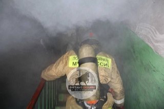 Пожар в пятиэтажке Энгельса: Быстрое реагирование спасателей